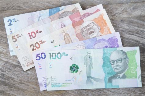 4000 pesos in dollars